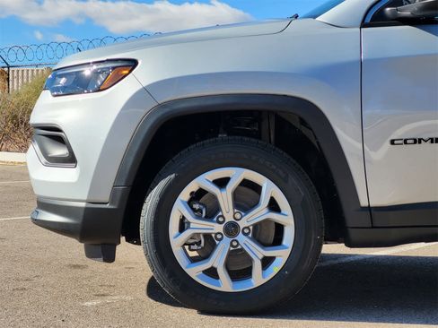 New 2026 Jeep Compass Latitude image 6