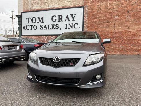 Used 2010 Toyota Corolla image 1