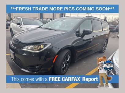 Used 2018 Chrysler Pacifica Touring-L w/ Premium Audio Group