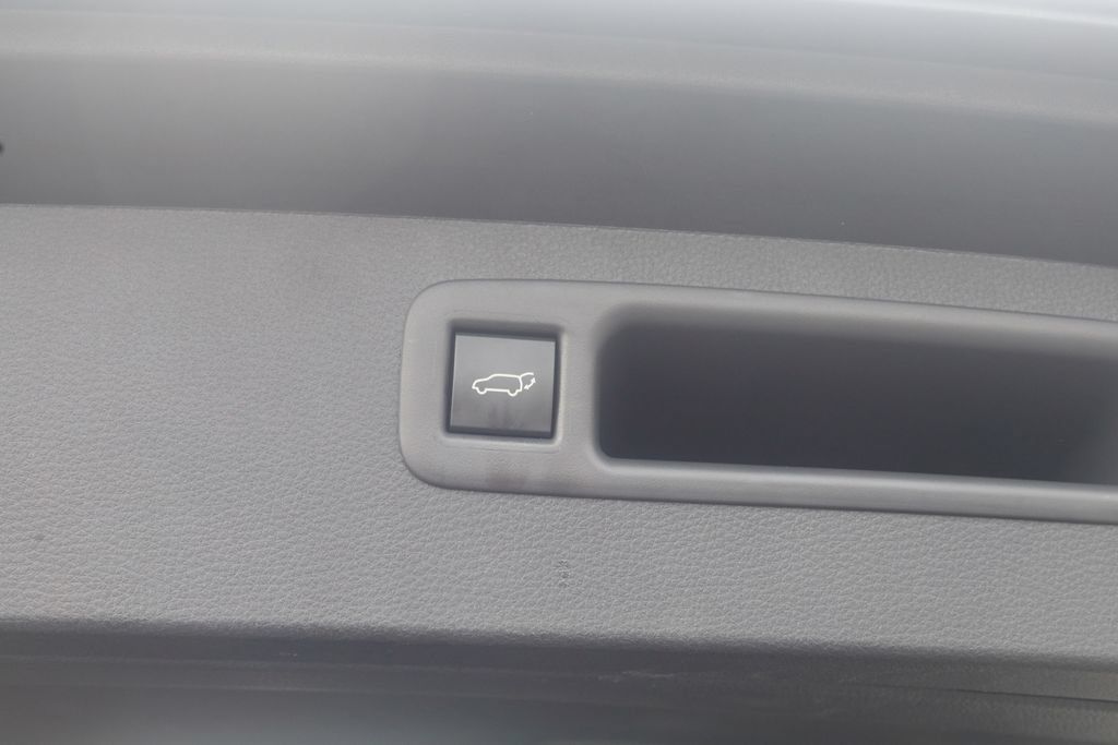 Used 2026 Toyota Highlander Platinum AWD/4WD image 9