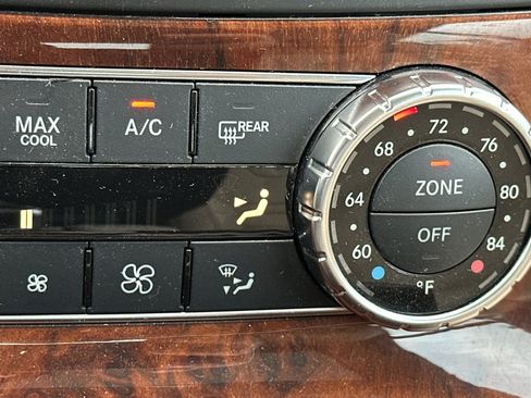 Used 2015 Mercedes-Benz SL 63 AMG image 27