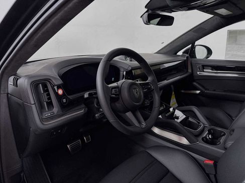 New 2026 Porsche Cayenne Turbo image 4