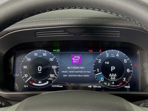 New 2025 Land Rover Discovery Dynamic SE image 13