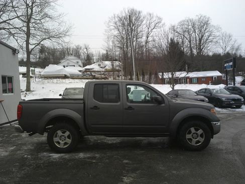Used 2005 Nissan Frontier SE w/ (P01) Power Pkg image 4