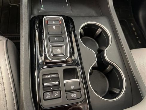 Certified 2024 Honda Pilot Elite image 15