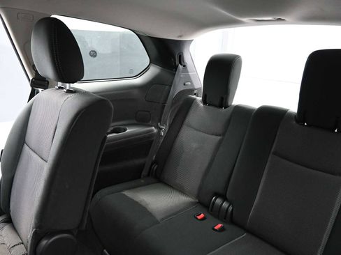 Used 2020 Nissan Pathfinder S image 25