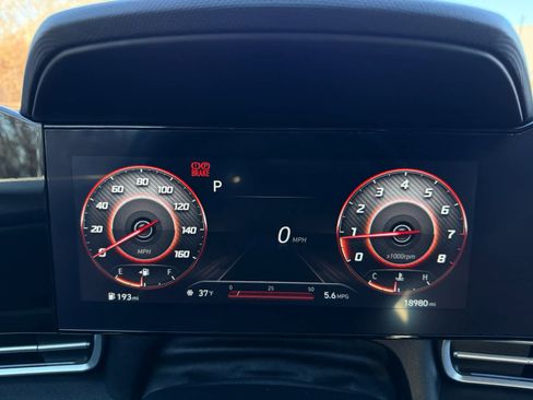 Used 2023 Hyundai Elantra Limited image 21