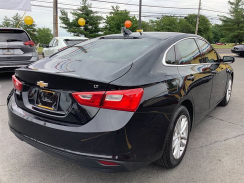Used 2017 Chevrolet Malibu LT FWD image 7