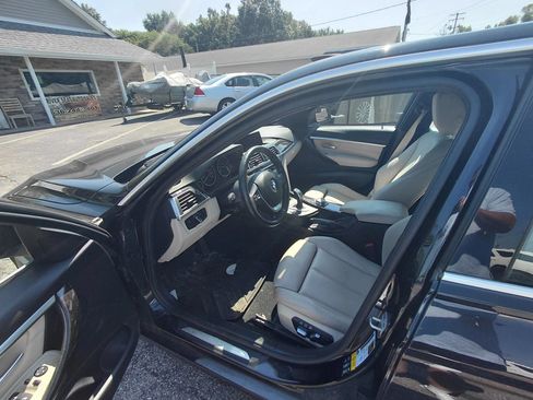 Used 2017 BMW 330i xDrive Sedan AWD/4WD image 12