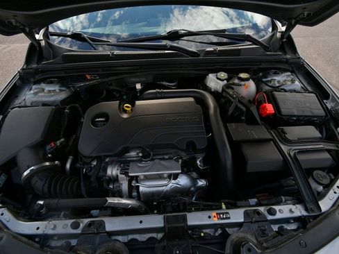 Used 2025 Chevrolet Malibu LT FWD image 11