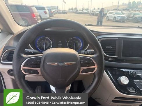 Used 2021 Chrysler Voyager Lxi FWD image 8