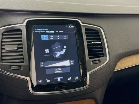 Used 2022 Volvo XC90 T8 Inscription Expression w/ Protection Package Premier image 10
