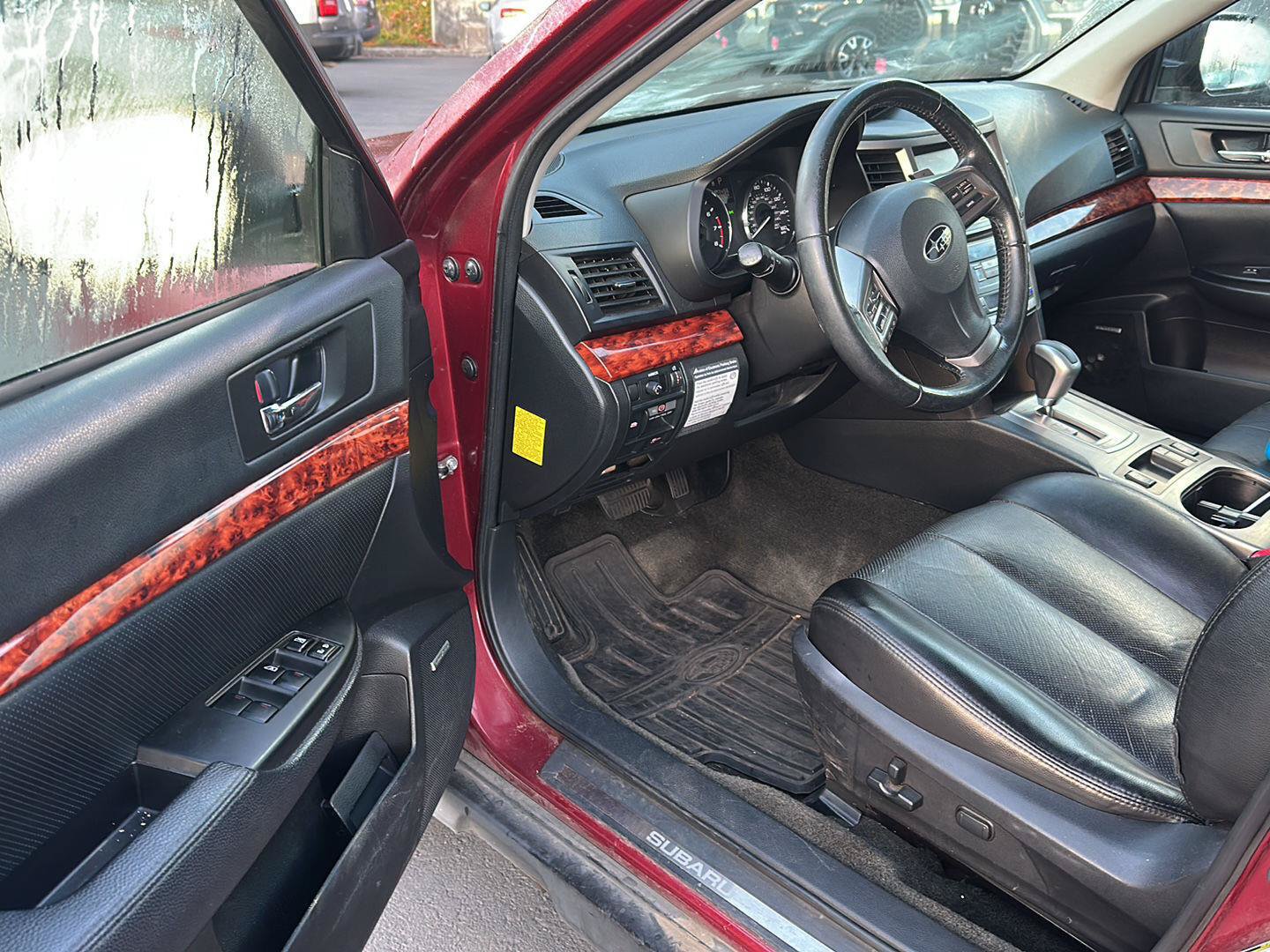 Used 2012 Subaru Outback 3.6R Limited AWD/4WD image 9