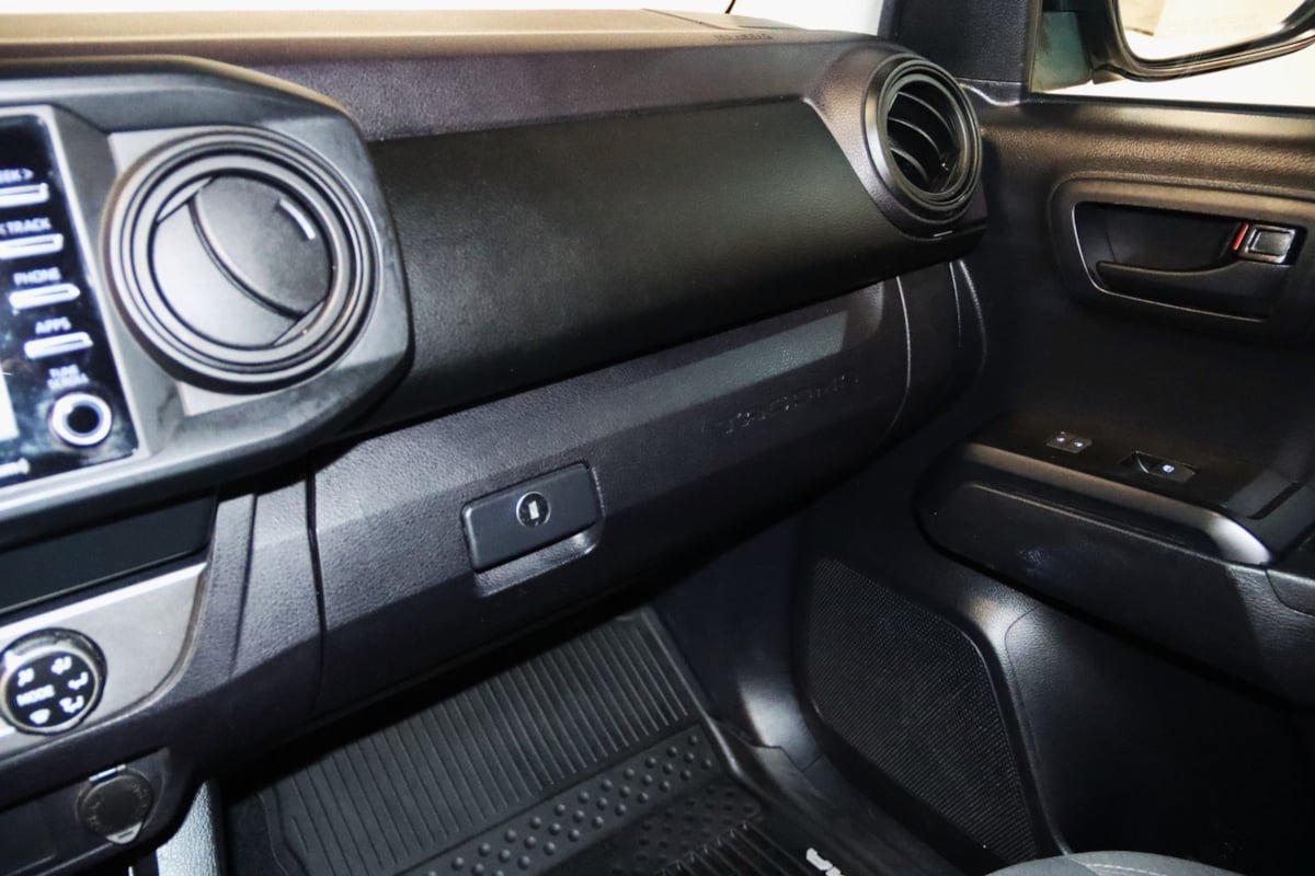 Used 2020 Toyota Tacoma SR AWD/4WD image 46