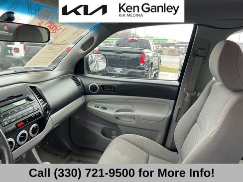 Used 2011 Toyota Tacoma PreRunner image 35