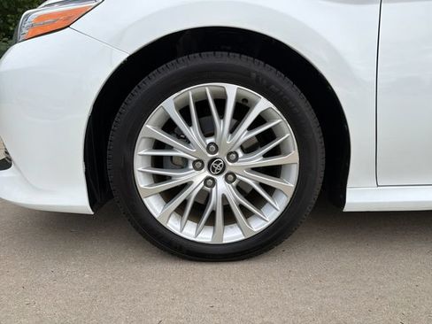 Used 2020 Toyota Camry XLE w/ Driver Assist Package FWD image 9