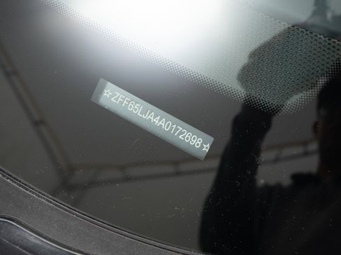 Used 2010 Ferrari California RWD image 54