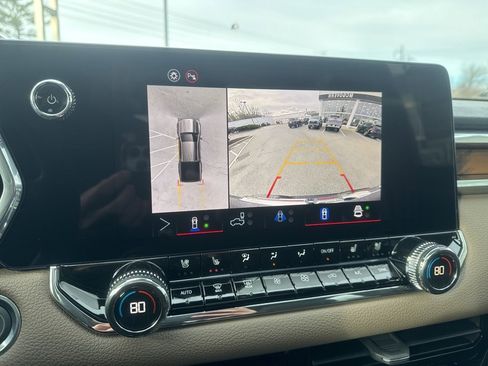 New 2025 GMC Canyon Denali image 19