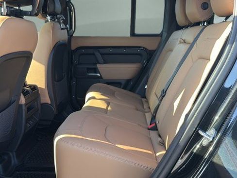 New 2026 Land Rover Defender 110 X-Dynamic SE image 19