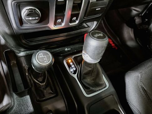 Used 2020 Jeep Wrangler Sport AWD/4WD image 17