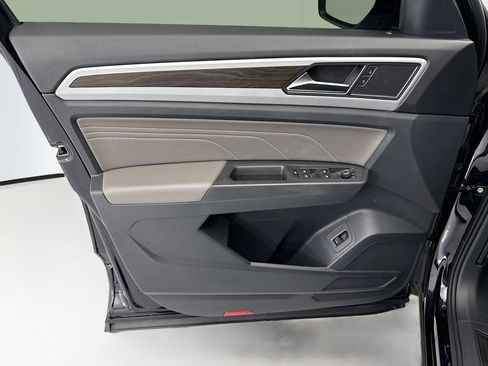 Used 2023 Volkswagen Atlas SE w/ Panoramic Sunroof Package FWD image 23