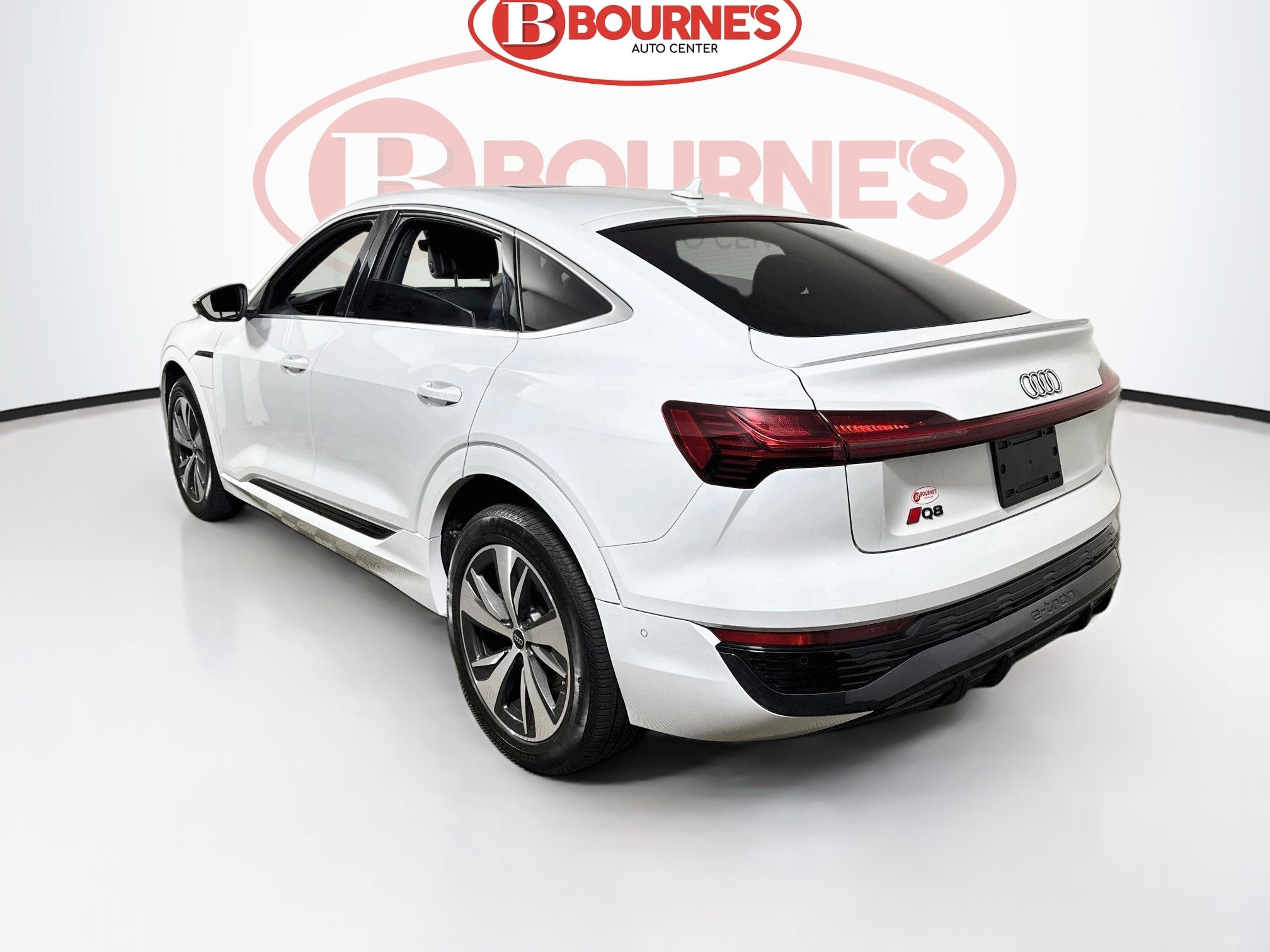 Used 2024 Audi Q8 e-tron Premium Plus AWD/4WD image 9