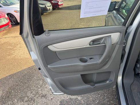 Used 2015 Chevrolet Traverse LS image 13