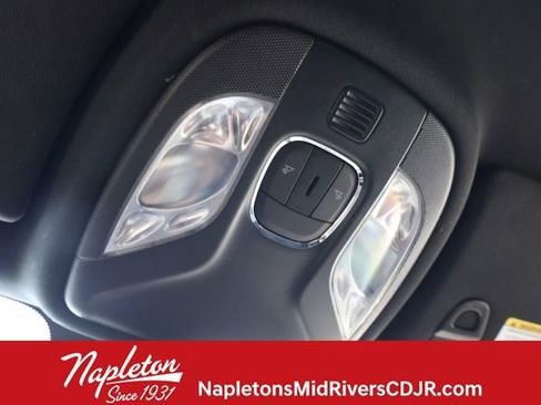 Used 2024 Jeep Compass Latitude image 22