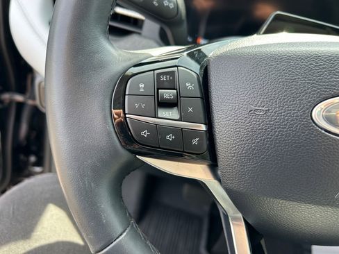 Used 2025 Ford Explorer Platinum w/ Ultimate Package AWD/4WD image 16