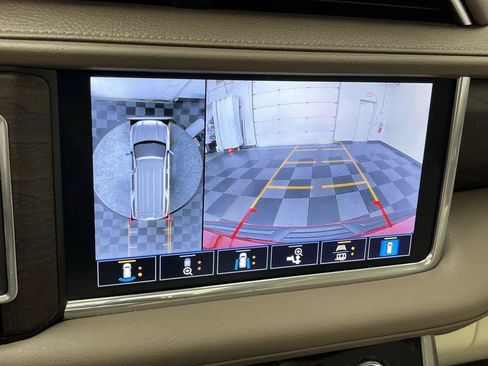 Certified 2021 GMC Yukon XL Denali w/ Denali Premium Package AWD/4WD image 6