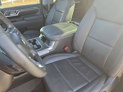 Used 2025 Chevrolet Silverado 2500 LTZ w/ LTZ Premium Package image 16