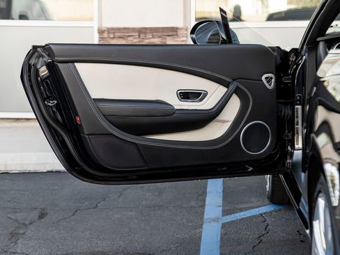 Used 2016 Bentley Continental GT image 17