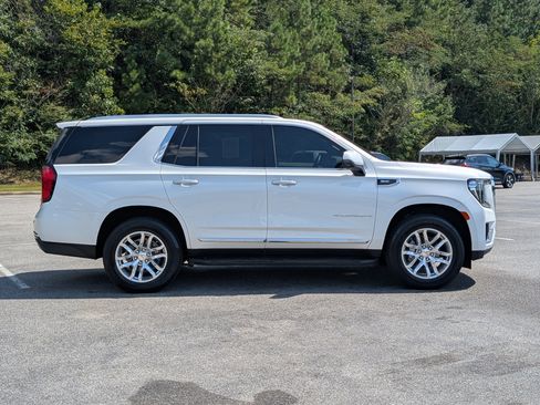Used 2024 GMC Yukon SLT w/ SLT Premium Package RWD image 10