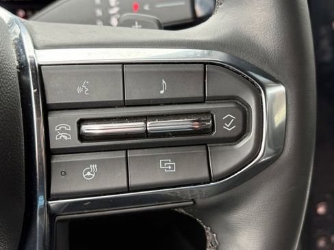 Used 2025 GMC Yukon XL Denali AWD/4WD image 8