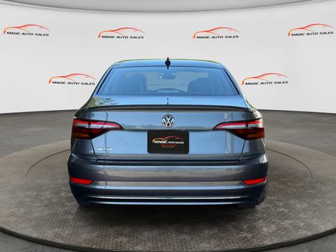 Used 2019 Volkswagen Jetta SEL w/ Cold Weather Package FWD image 9