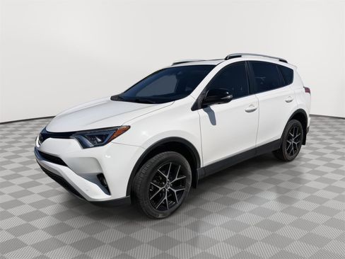 Used 2017 Toyota RAV4 SE w/ Advanced Technology Package image 3