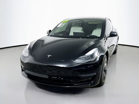 Used 2023 Tesla Model 3 Standard Range image 10