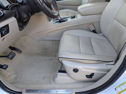 Used 2020 Jeep Grand Cherokee Overland image 15