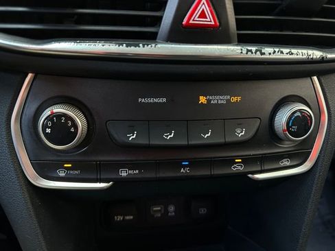 Used 2019 Hyundai Santa Fe SE image 26