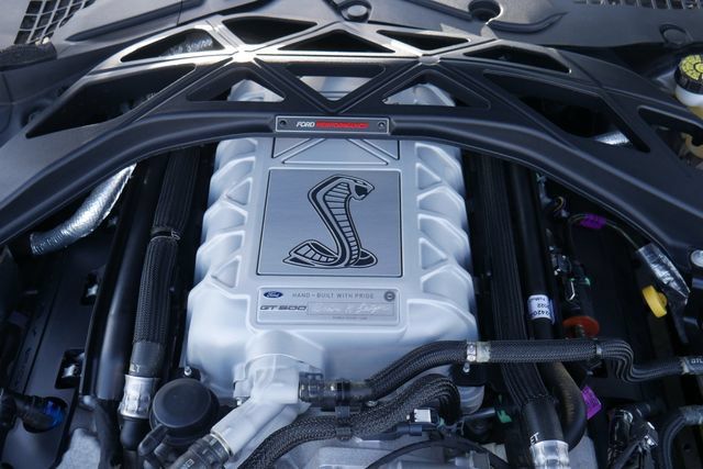 Used 2022 Ford Mustang Shelby GT500 w/ Carbon Fiber Track Pack RWD image 3