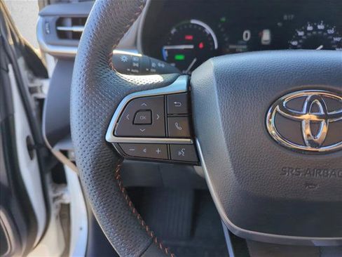 Used 2024 Toyota Sienna XSE w/ XSE Premium Package image 14