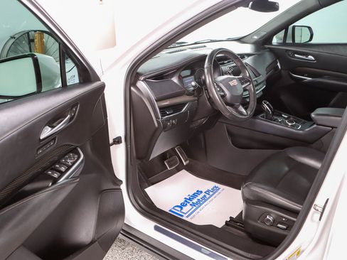 Used 2023 Cadillac XT4 Sport w/ Sun And Sound Package AWD/4WD image 3