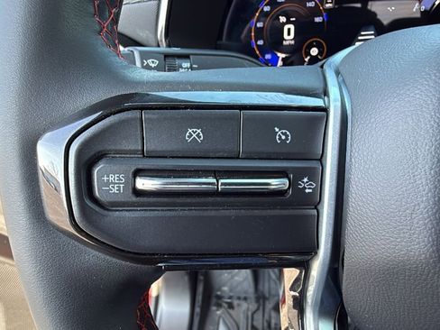 Used 2024 Chevrolet Colorado Z71 w/ Z71 Convenience Package 2 image 21