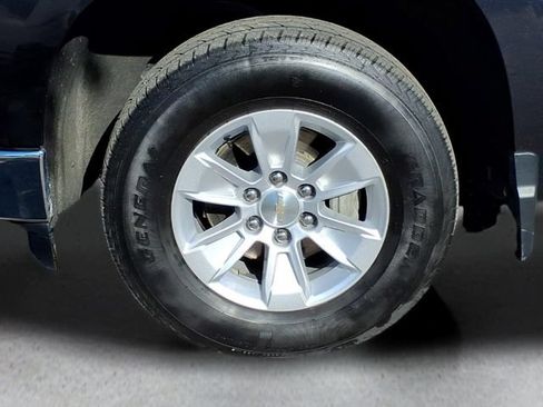 Used 2023 Chevrolet Silverado 1500 LT AWD/4WD image 10