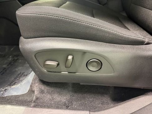 Certified 2025 Chevrolet Traverse LT image 14