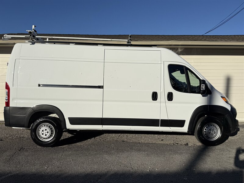 Used 2024 RAM ProMaster 3500 FWD image 1