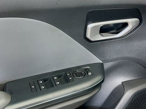 Used 2025 Kia K4 LXS image 15