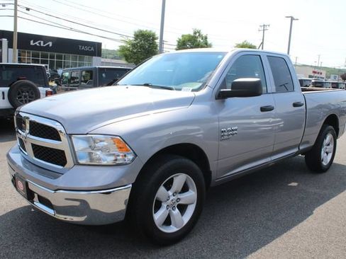 Used 2024 RAM 1500 Classic SLT AWD/4WD image 2