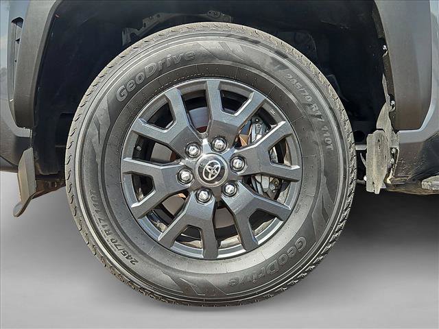 Used 2025 Toyota 4Runner SR5 AWD/4WD image 29