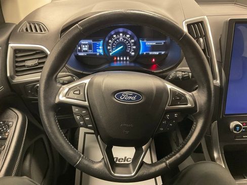 Used 2023 Ford Edge Titanium image 9